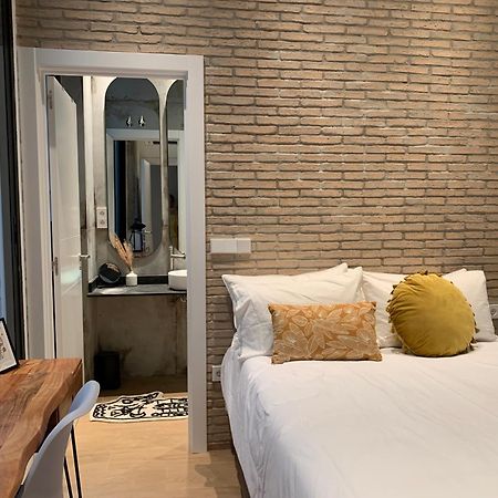 La Reina Beach Rooms Valencia Eksteriør bilde