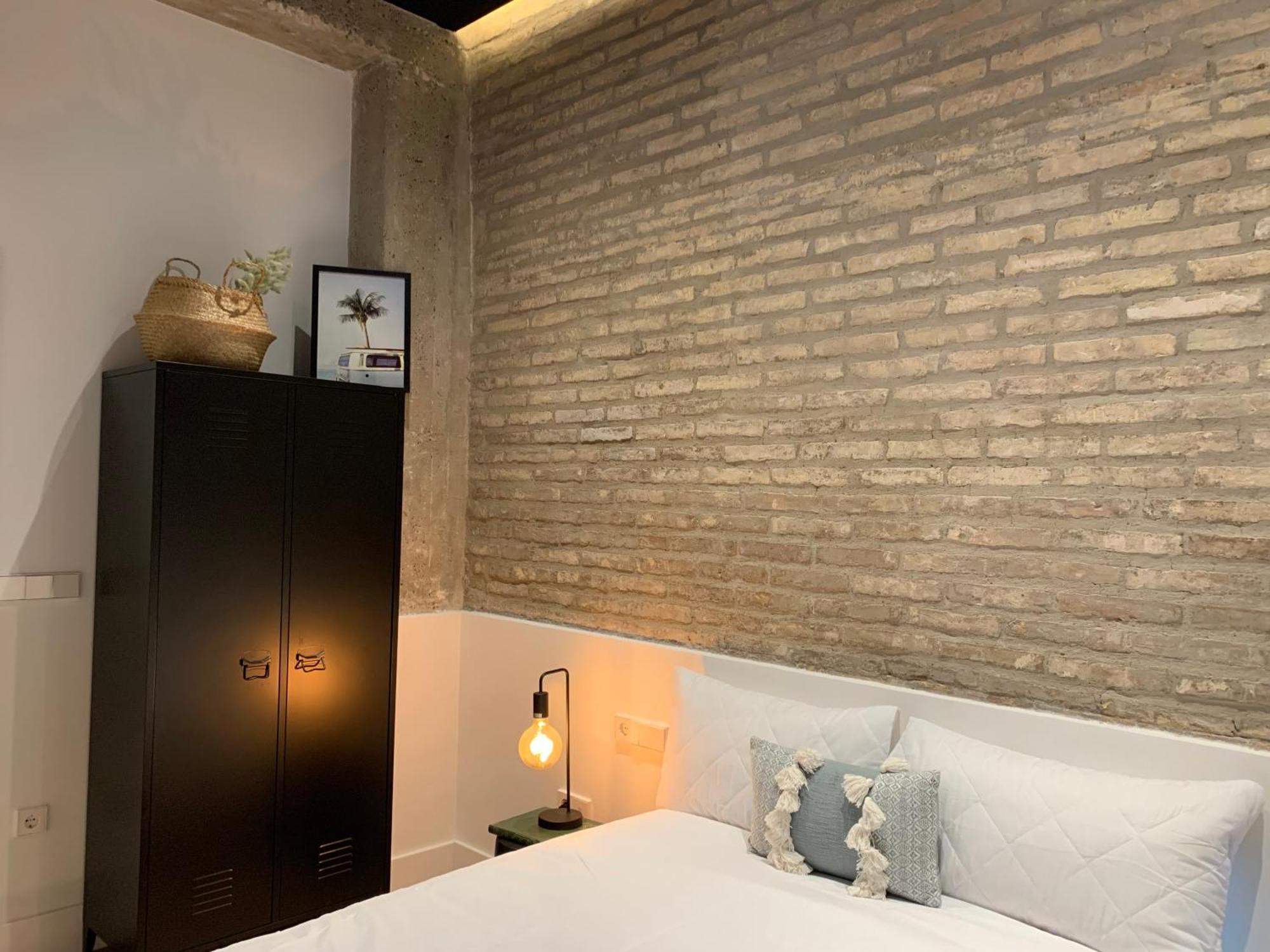 La Reina Beach Rooms Valencia Eksteriør bilde
