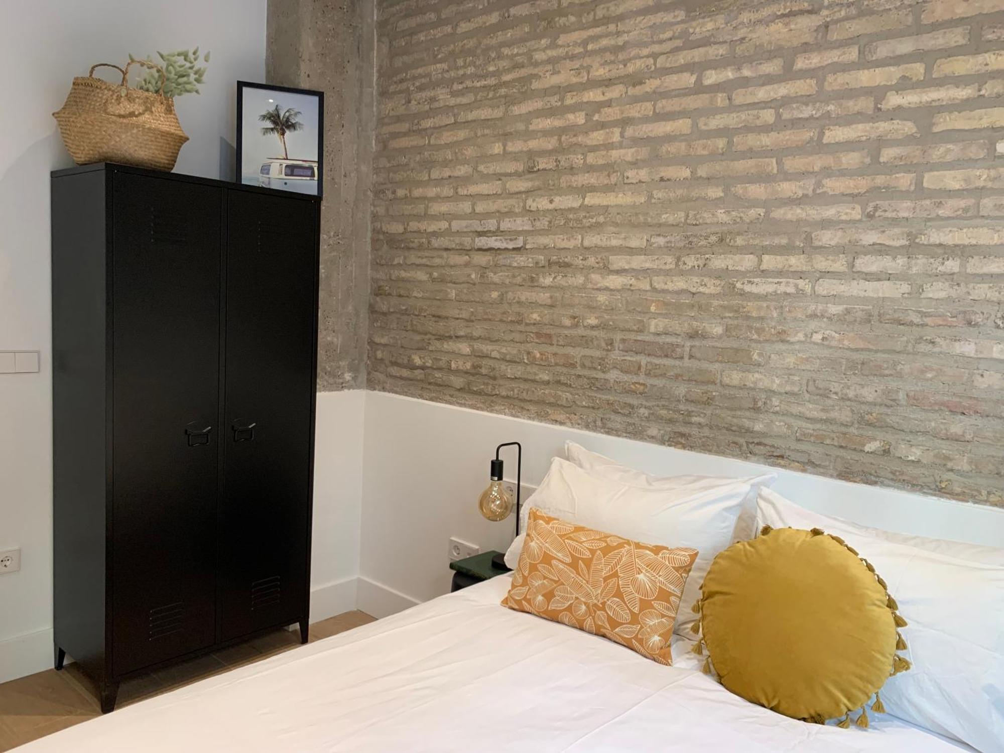 La Reina Beach Rooms Valencia Eksteriør bilde