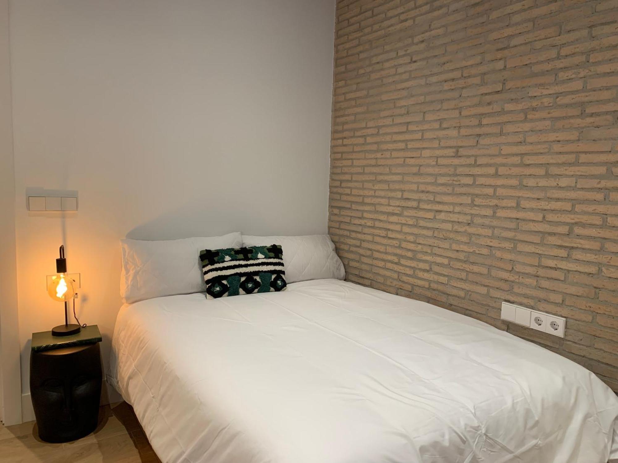 La Reina Beach Rooms Valencia Eksteriør bilde