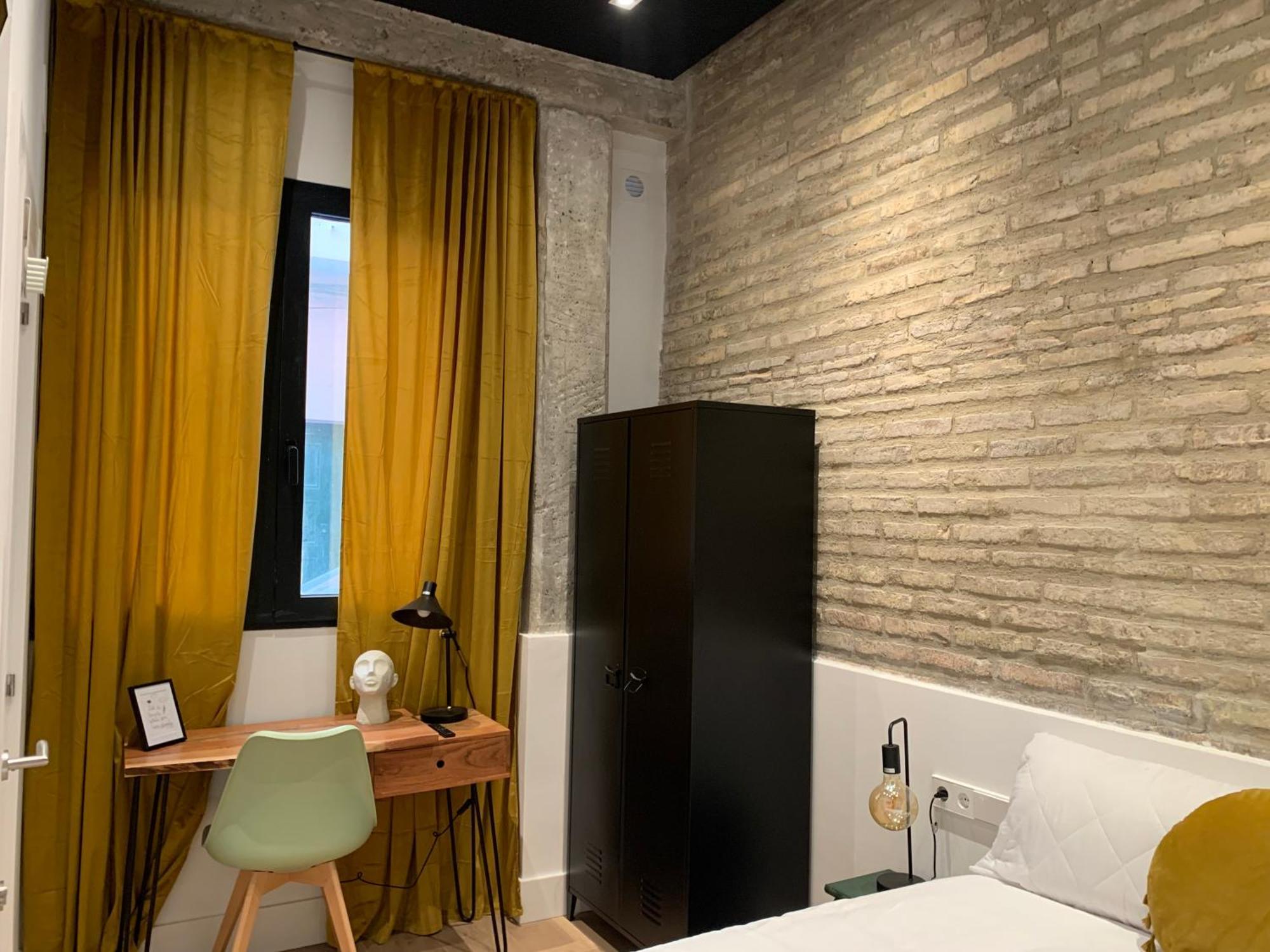 La Reina Beach Rooms Valencia Eksteriør bilde