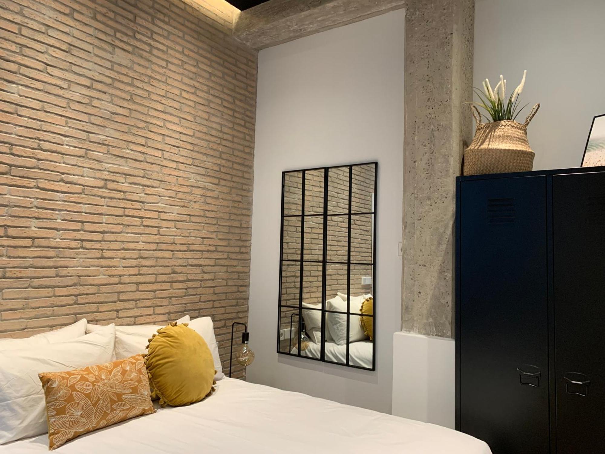 La Reina Beach Rooms Valencia Eksteriør bilde
