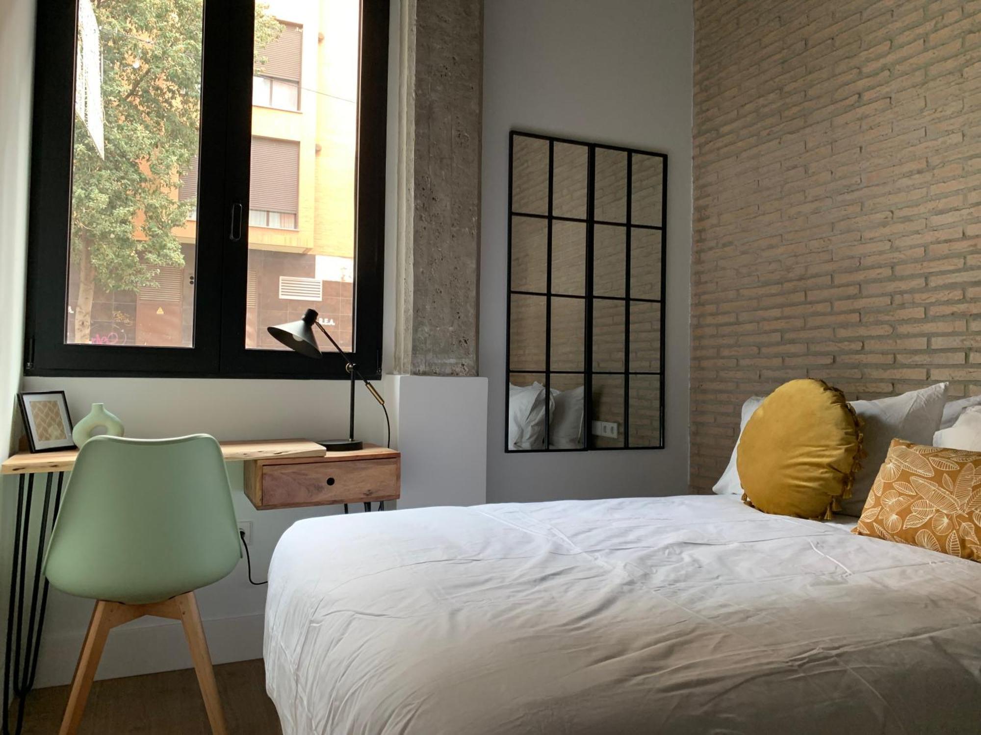 La Reina Beach Rooms Valencia Eksteriør bilde