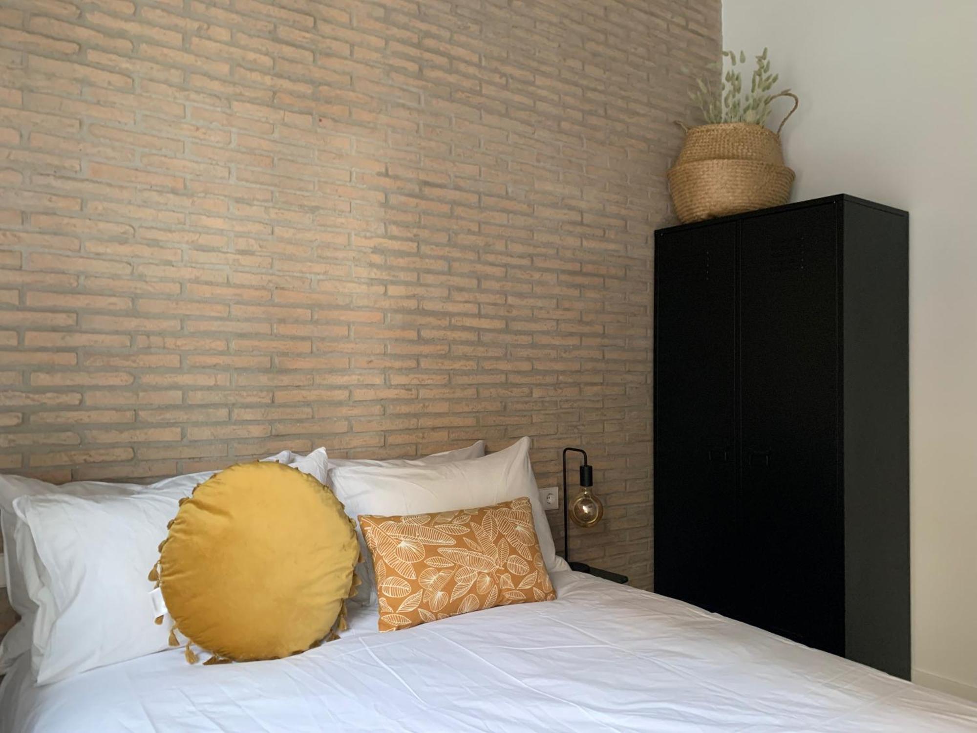 La Reina Beach Rooms Valencia Eksteriør bilde